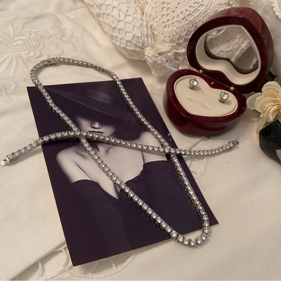 BEAUTIFUL SILVER CUBIC ZIRCONIA 18” TENNIS NECKLACE BRACELET & EARRING SET